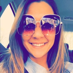 Meet your Posher, Carmen